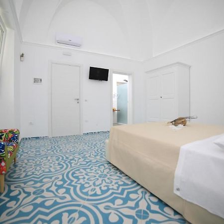 White Aurora Rooms Porto Cesareo Extérieur photo