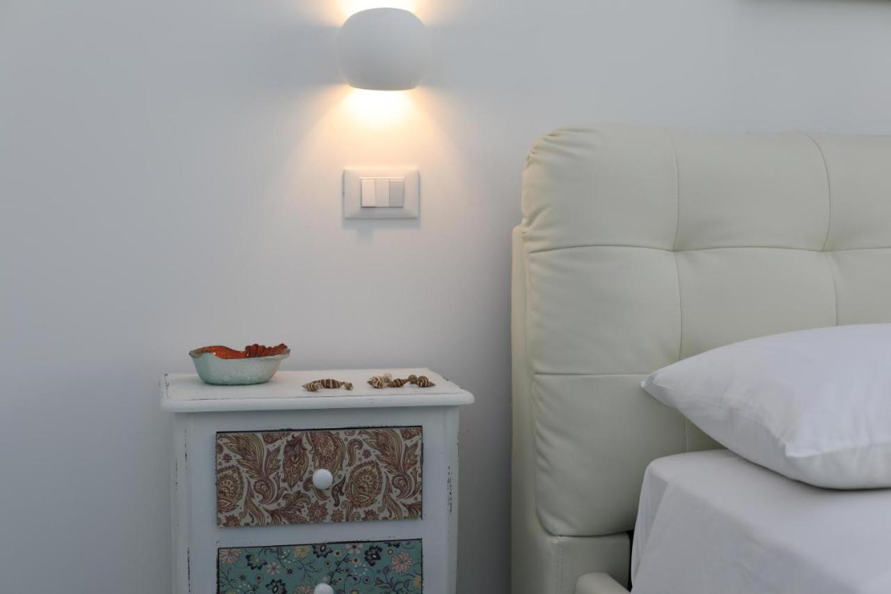 White Aurora Rooms Porto Cesareo Extérieur photo