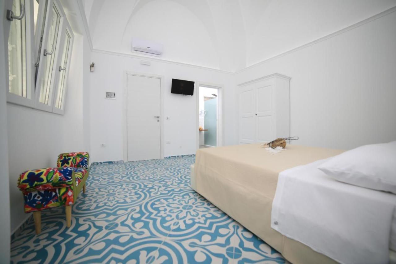 White Aurora Rooms Porto Cesareo Extérieur photo